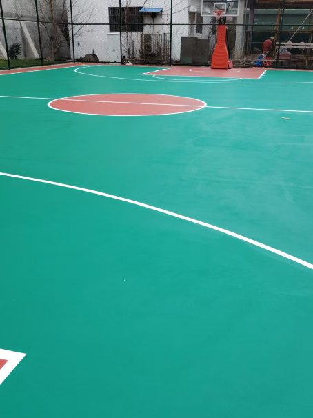 碑林 球场长期使用易出现地面开裂